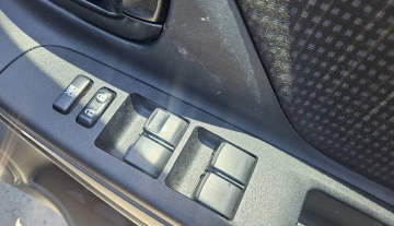 2017 Auto Toyota Yaris with low kms and easy finance 14.jpg